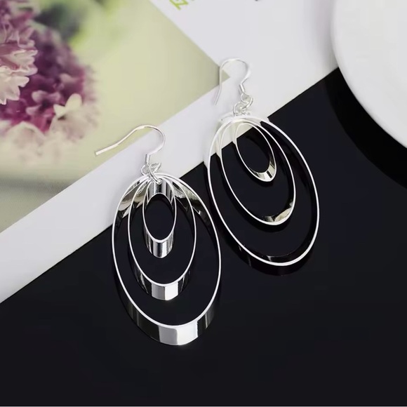 Silver Three Circle Drop earrings - Picture 5 of 6